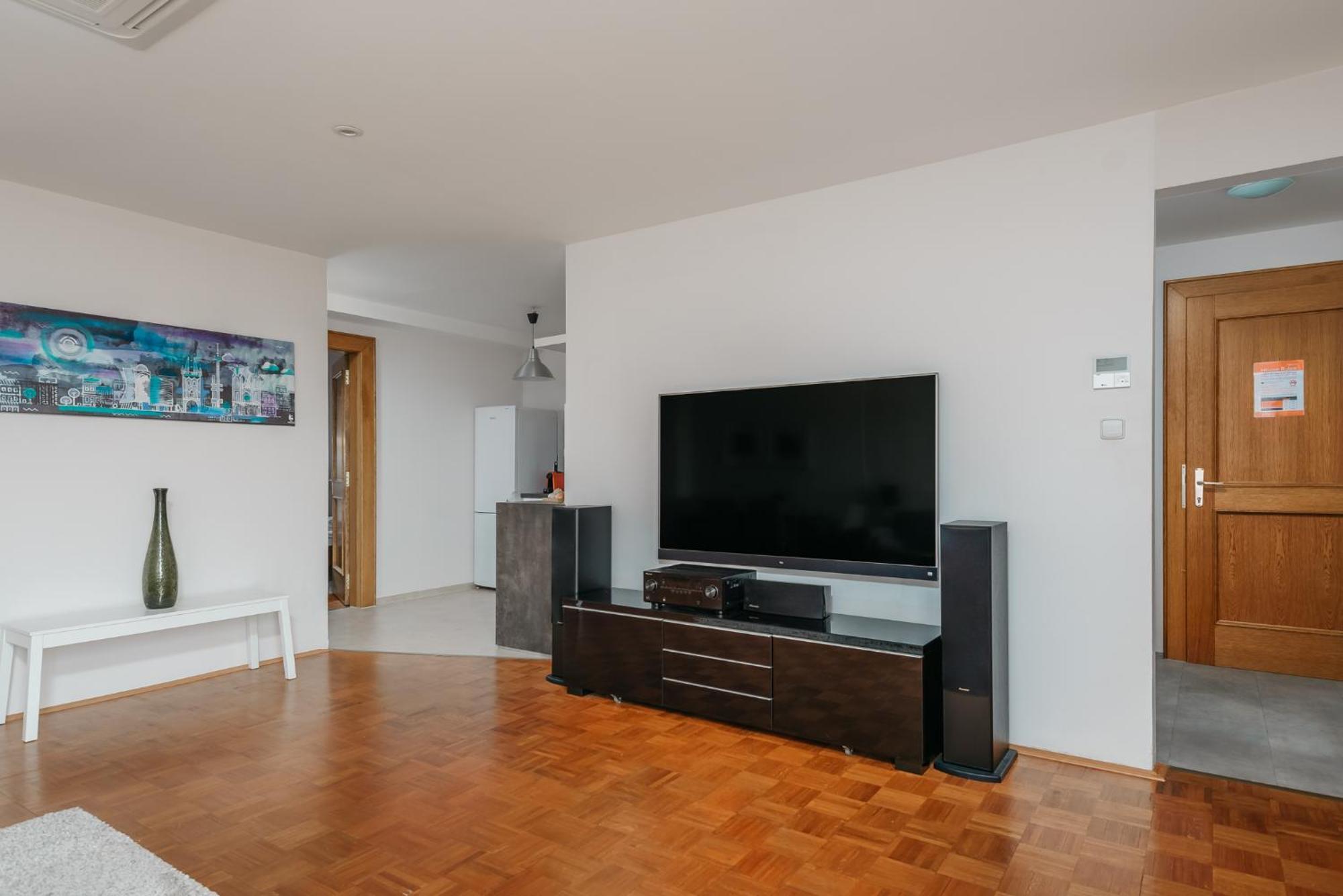 Roy 2 Bdr Apartment With Prague Castle View, Parking & Ac Ngoại thất bức ảnh