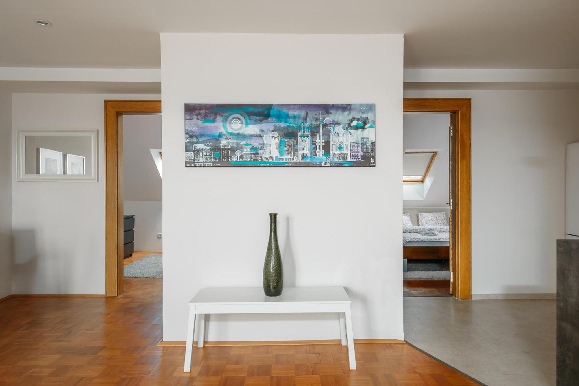 Roy 2 Bdr Apartment With Prague Castle View, Parking & Ac Ngoại thất bức ảnh