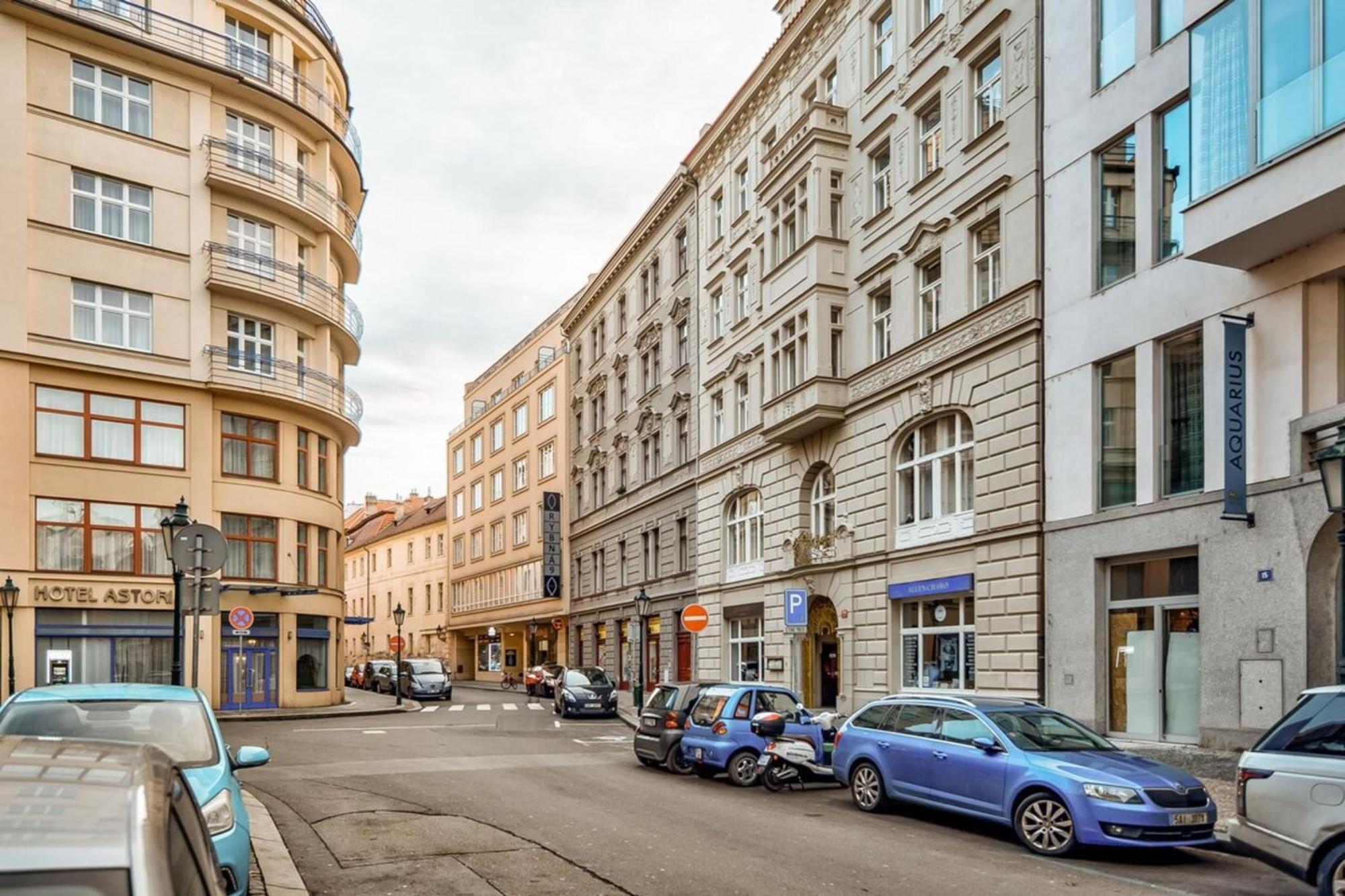 Roy 2 Bdr Apartment With Prague Castle View, Parking & Ac Ngoại thất bức ảnh
