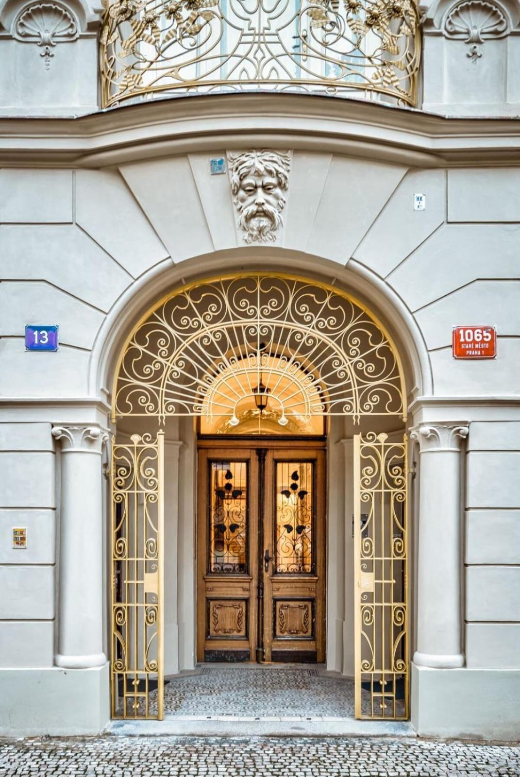 Roy 2 Bdr Apartment With Prague Castle View, Parking & Ac Ngoại thất bức ảnh