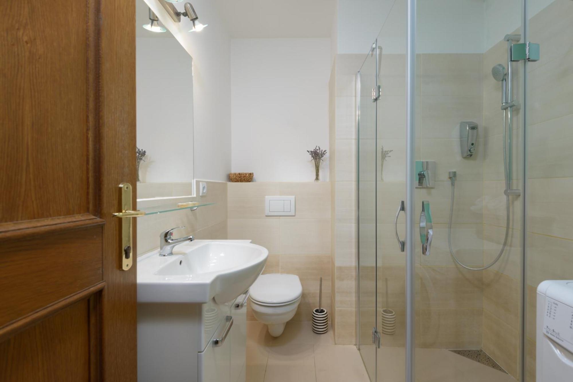 Roy 2 Bdr Apartment With Prague Castle View, Parking & Ac Ngoại thất bức ảnh
