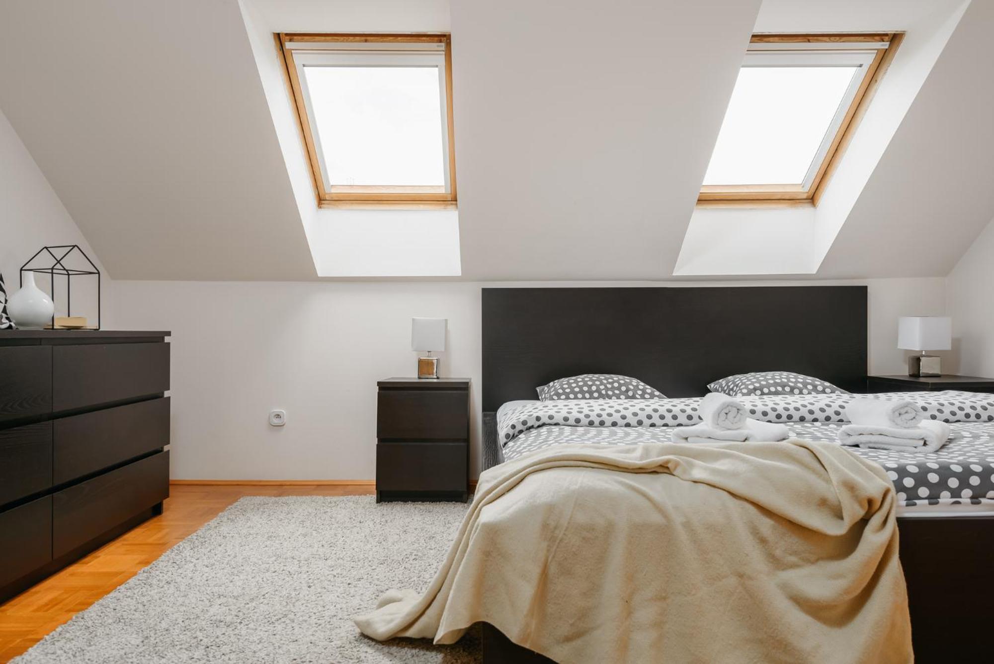 Roy 2 Bdr Apartment With Prague Castle View, Parking & Ac Ngoại thất bức ảnh