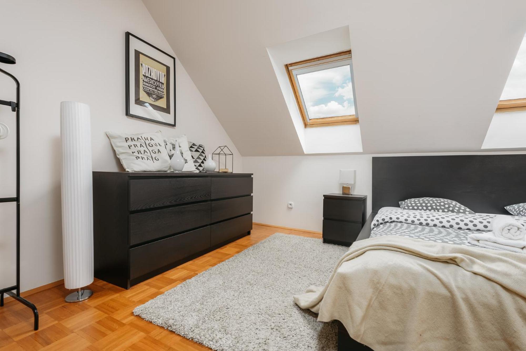 Roy 2 Bdr Apartment With Prague Castle View, Parking & Ac Ngoại thất bức ảnh