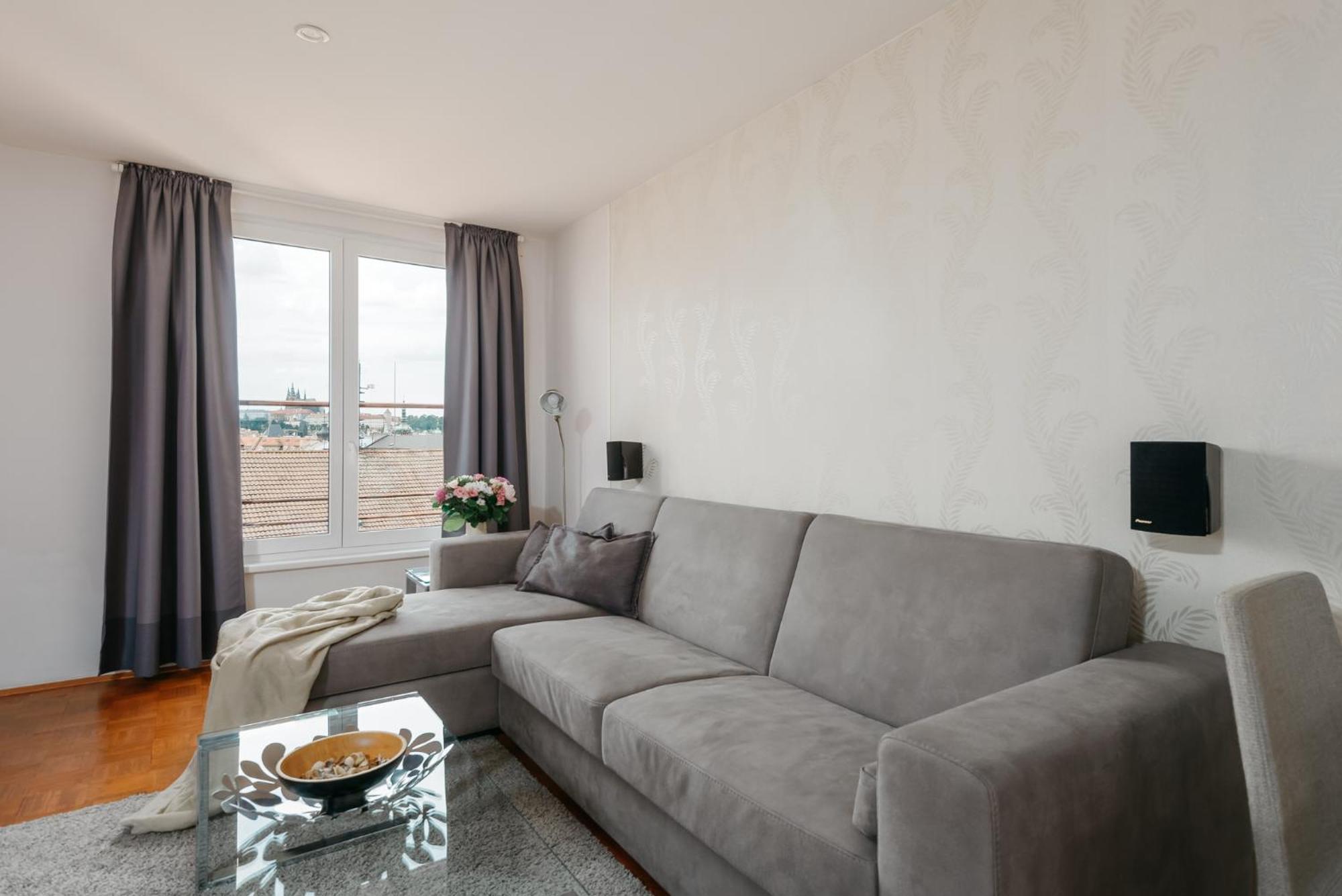 Roy 2 Bdr Apartment With Prague Castle View, Parking & Ac Ngoại thất bức ảnh